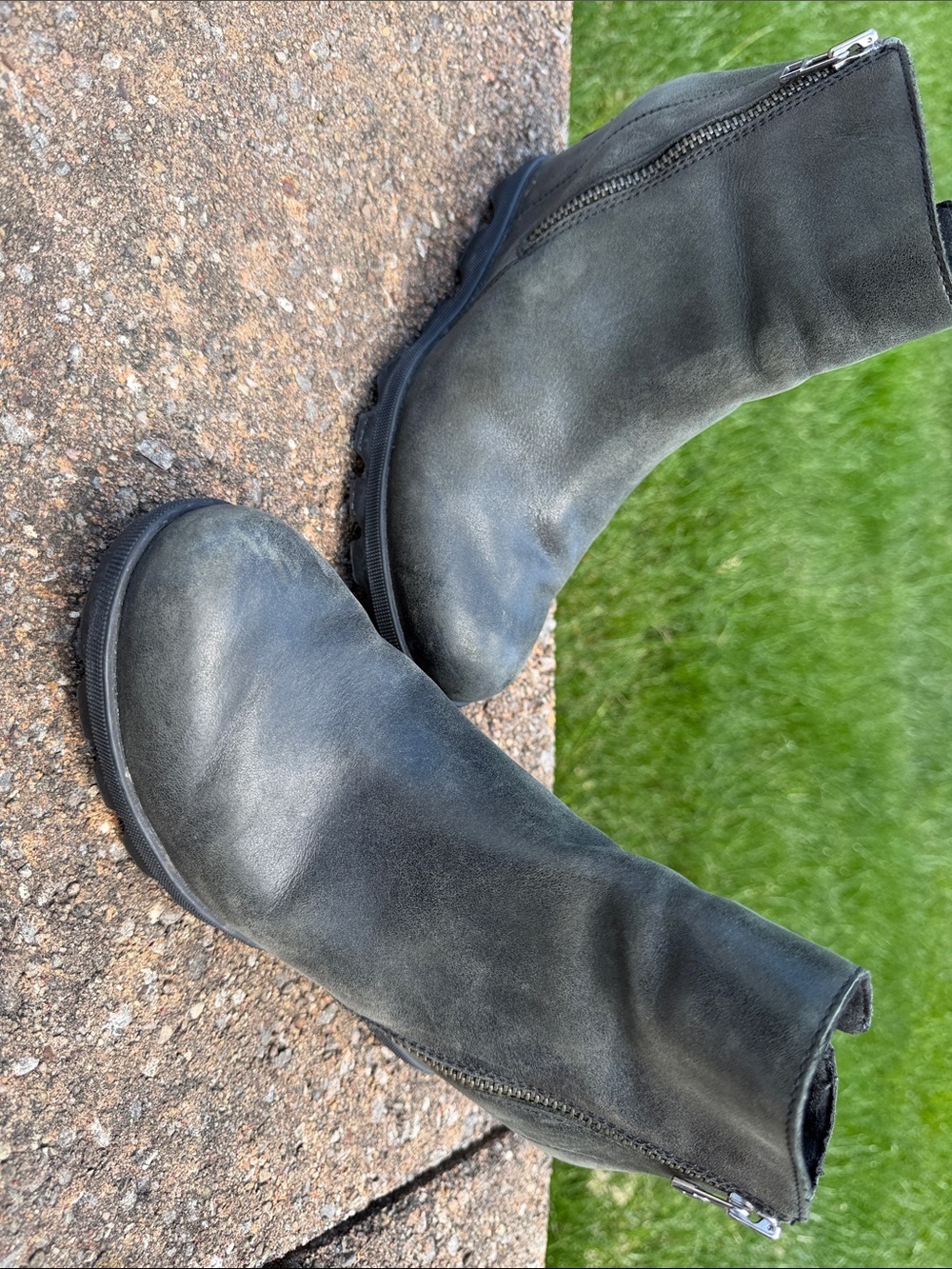 Sorel Joan of arc Black Ankle Booties with Side Zip
